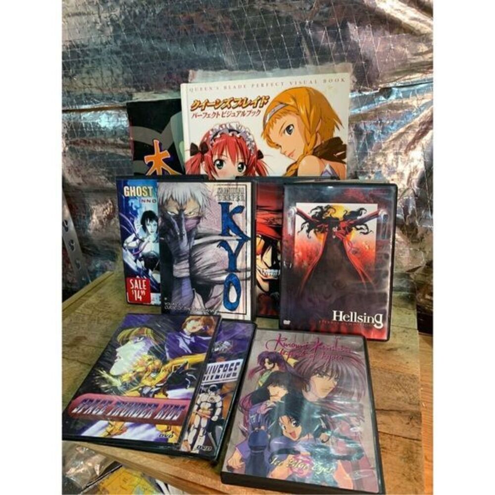 90s Anime bundle queens blade hardback hellsing dvds RUROUNI KENSHIN DVD Japan a